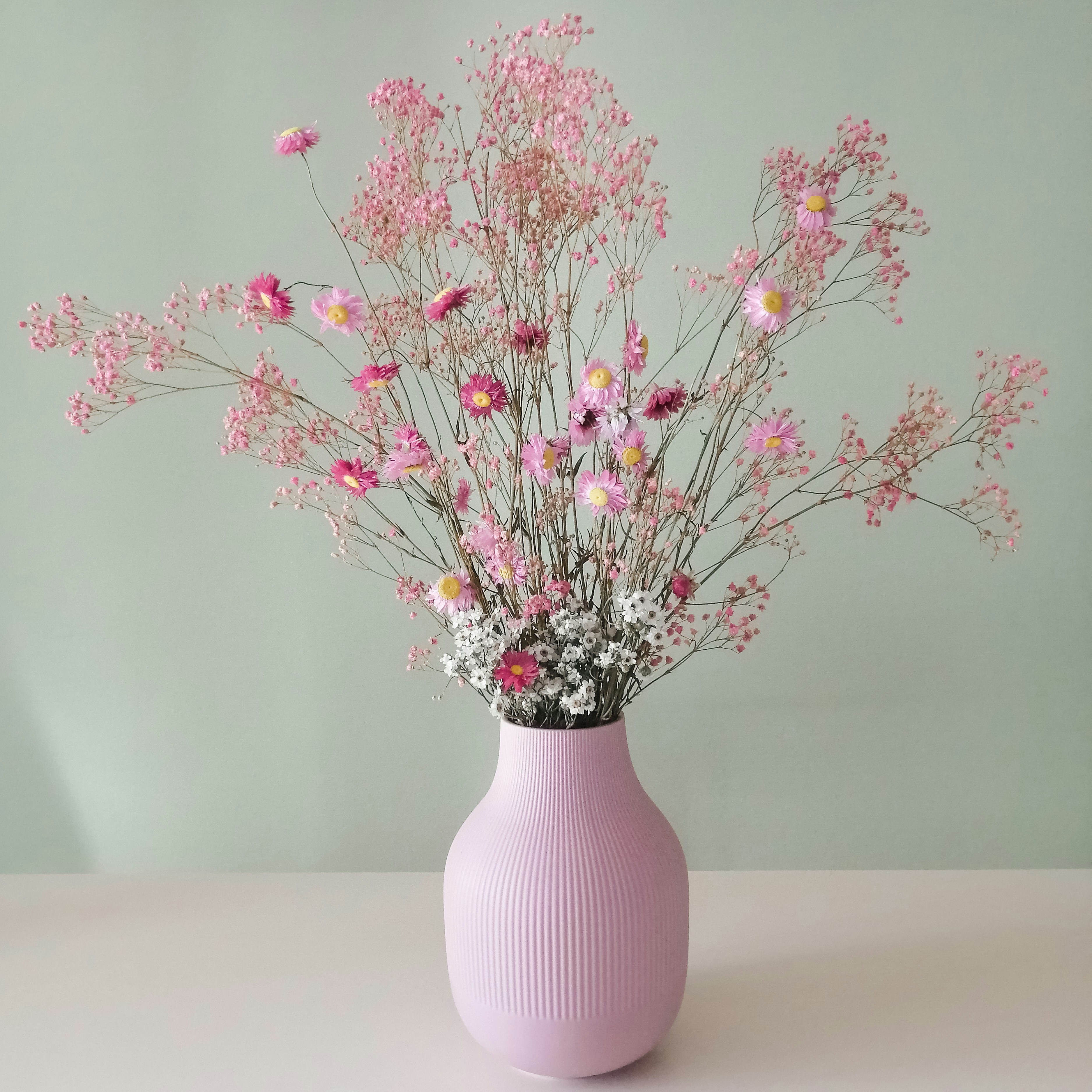 Interior decorado com flores